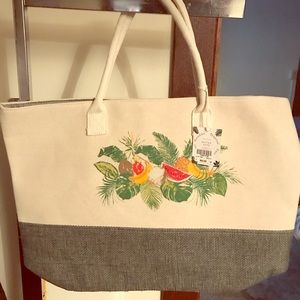 Topical woven tote